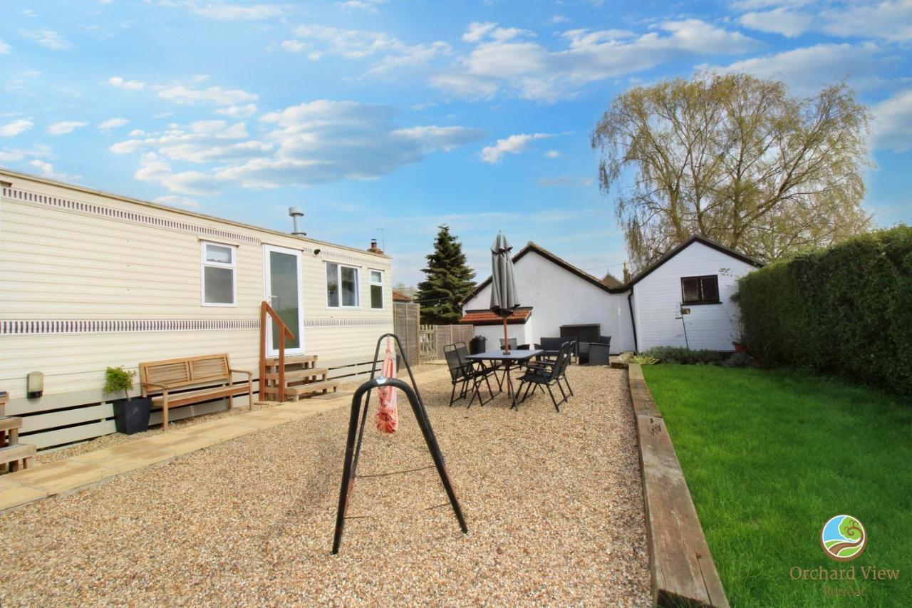הוילה Little Clacton Orchard View Retreat - Dog Friendly, Enclosed Private Garden With Weather Dependant Hot Tub - Not On A Holiday Park מראה חיצוני תמונה